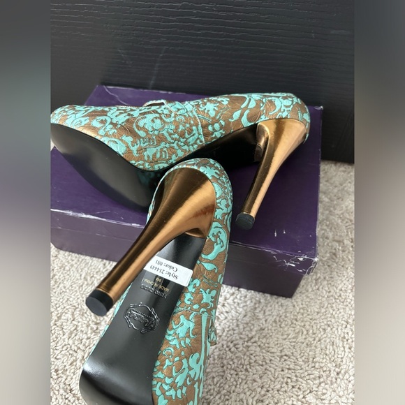Hale Bob Mary Jane Turquoise and Gold Pumps - Picture 2 of 3